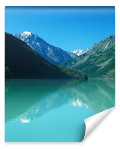 Mountain lake Kucherlinskoe