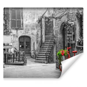 Piękna aleja na Starym Mieście w Toskanii we Włoszech