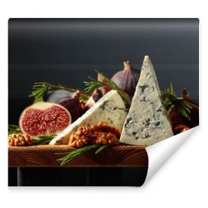 Blue cheese with figs, walnuts, and rosemary.