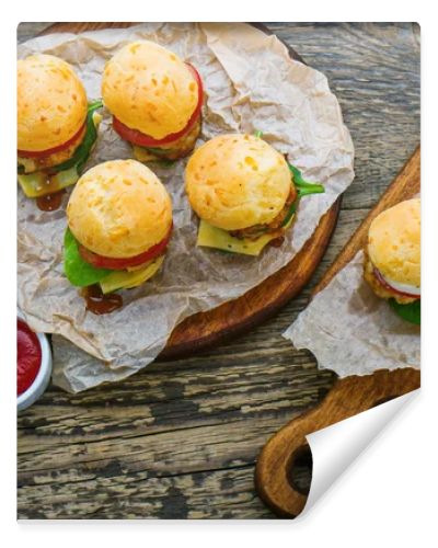mini hamburgers with herbs and sauce