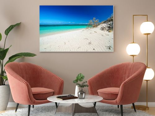 white sand and turquoise water on the beach of turquoise bay, cape range, western australia