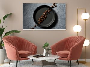 średniopalone ziarno kawy arabica kawa ziarnista na talerzyku na betonowym mielonym średnio palona arabica ziarna kawy co