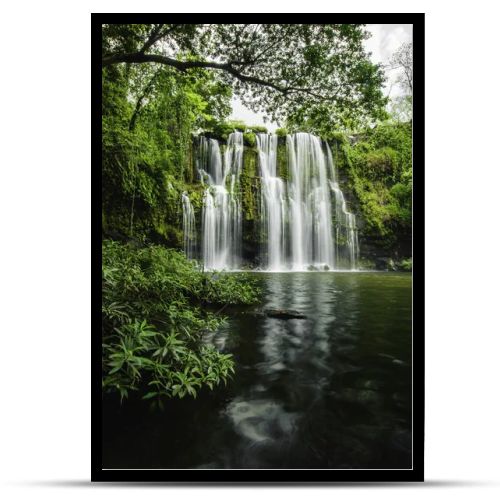 Llanos de Cortez Waterfall-Pond
