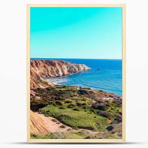 Maslin Beach, located 42 km south of Adelaide on South Australias Fleurieu Peninsula, is renowned for its pristine white sands, clear turquoise waters, and dramatic ochre cliffs. As Australias first legal clothing-optional beach, established in