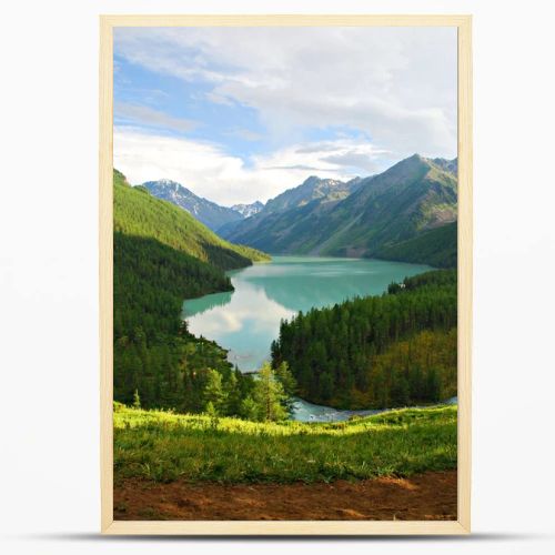 Mountain lake Kucherlinskoe