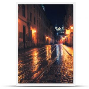Zdjęcie w stylu retro starego europejskiego miasta nocą
