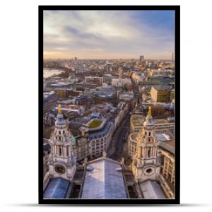 London Skyline ze szczytu katedry św. Pawła o zachodzie słońca Londyn UK