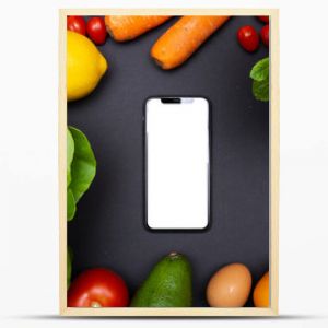 Telefon z białego źródła i miejsce na tekst roślinny i owocami diety i odżywianie
