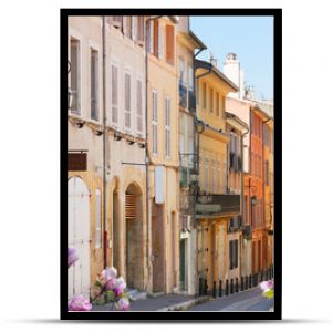 stara ulica miasta Aix en Provence na wiosnę we Francji