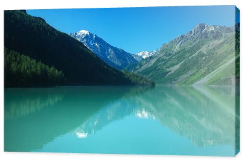 Mountain lake Kucherlinskoe