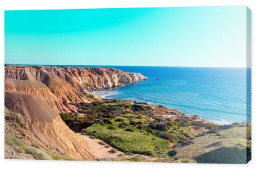 Maslin Beach, located 42 km south of Adelaide on South Australias Fleurieu Peninsula, is renowned for its pristine white sands, clear turquoise waters, and dramatic ochre cliffs. As Australias first legal clothing-optional beach, established in