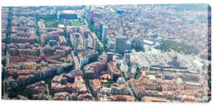 Widok z helikoptera na Barcelonę ze stacją Sants