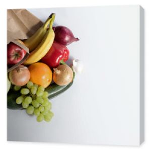 Warzywa i owoce w torbie