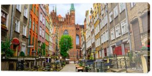 Tradycyjne gotyckie domy na starym mieście w Gdańsku
